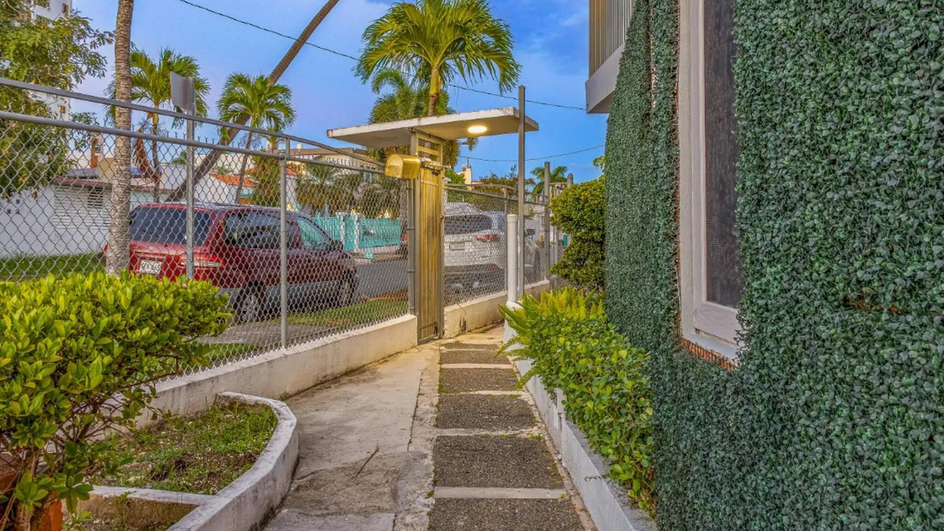 Steps To Ocean Park Beach | Terrace | Parking San Juan 0*,  Porto Rico
