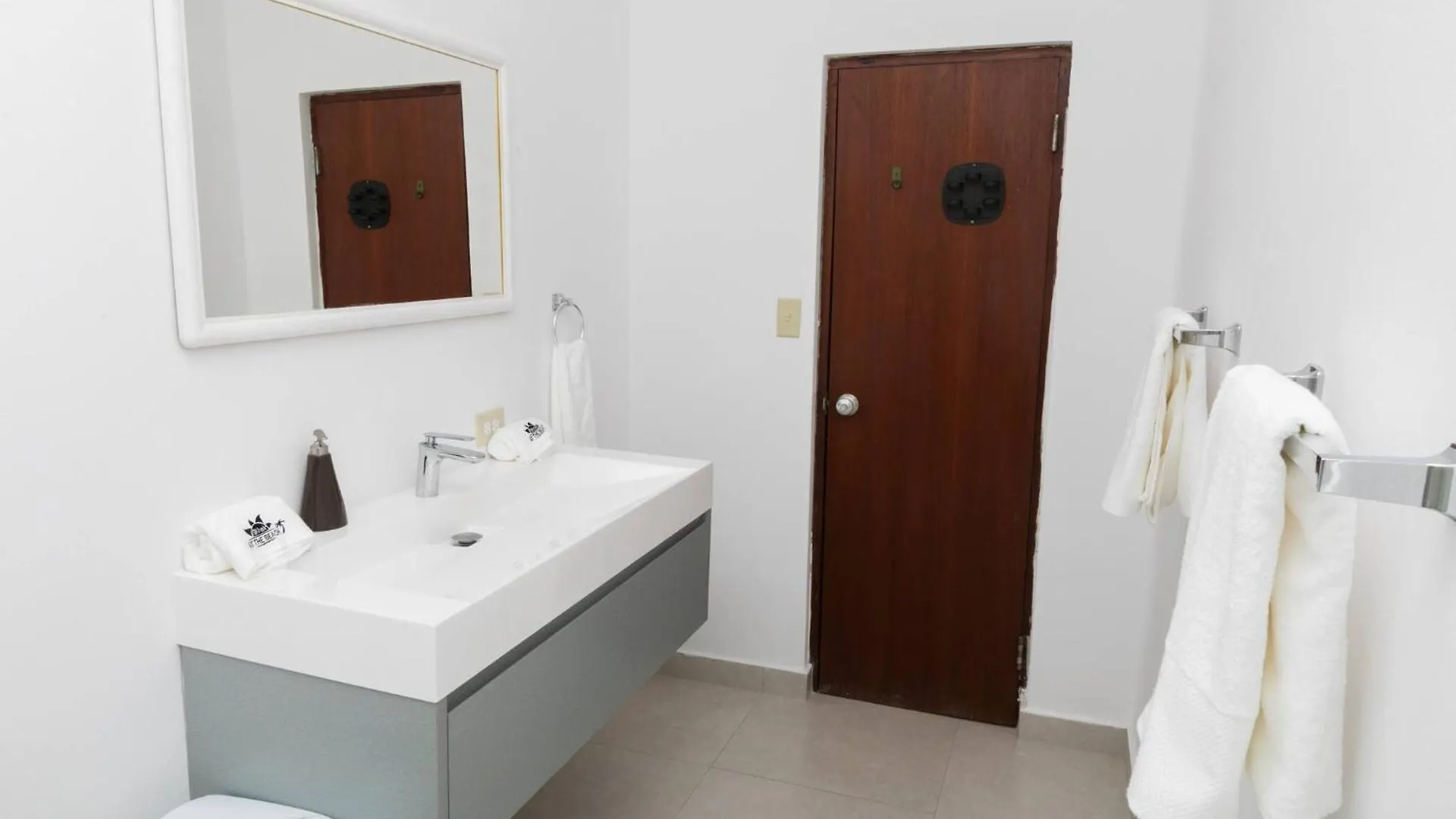 Steps To Ocean Park Beach | Terrace | Parking San Juan Appartamento