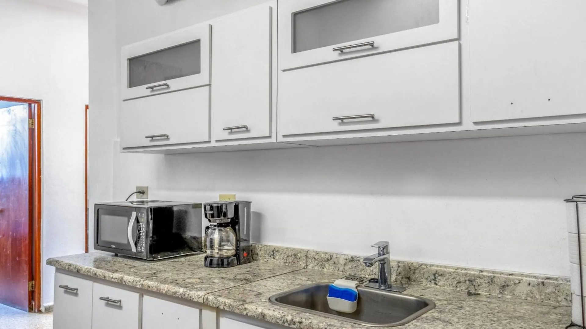 Steps To Ocean Park Beach | Terrace | Parking San Juan Porto Rico