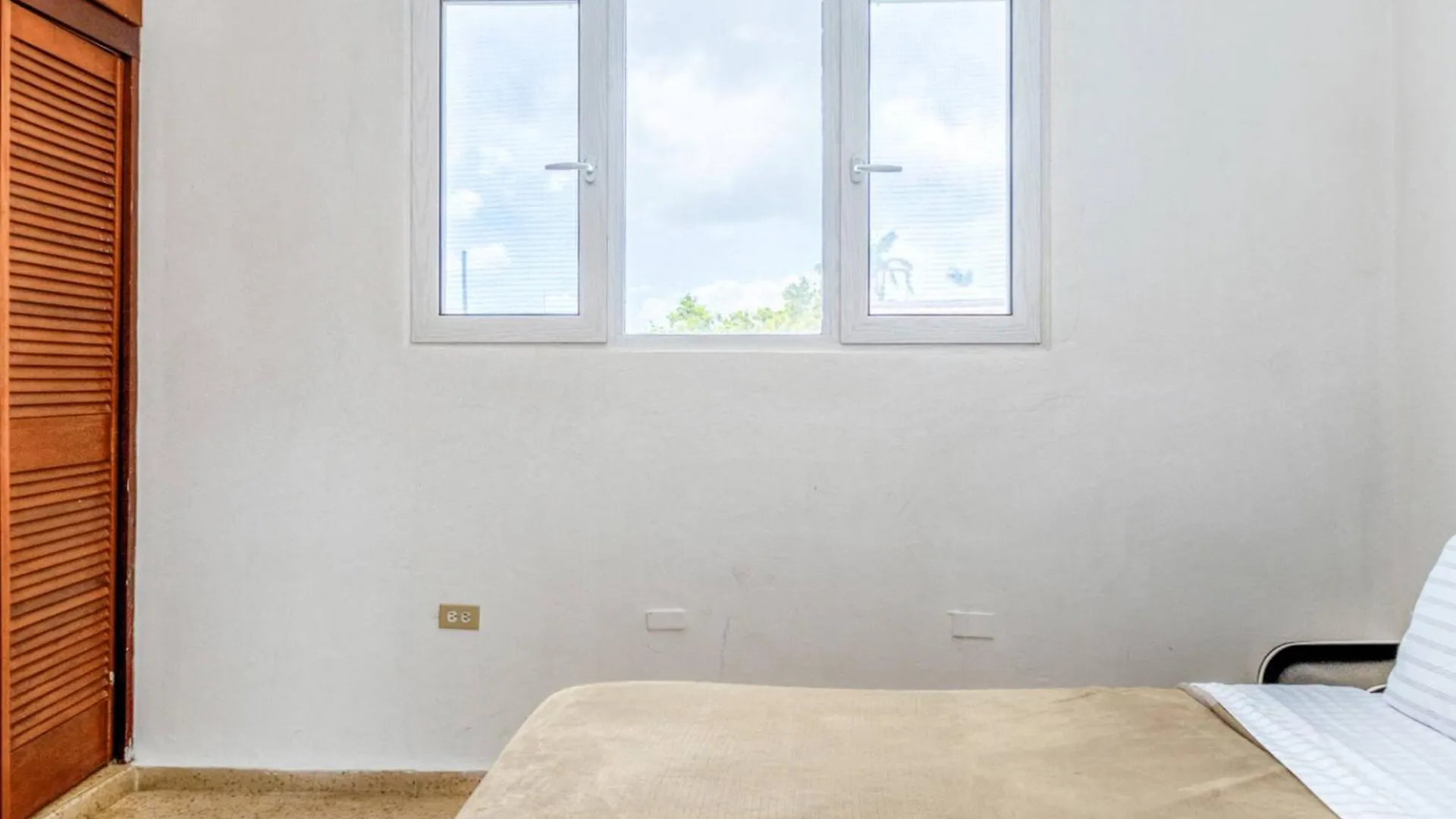 Steps To Ocean Park Beach | Terrace | Parking San Juan Apartment